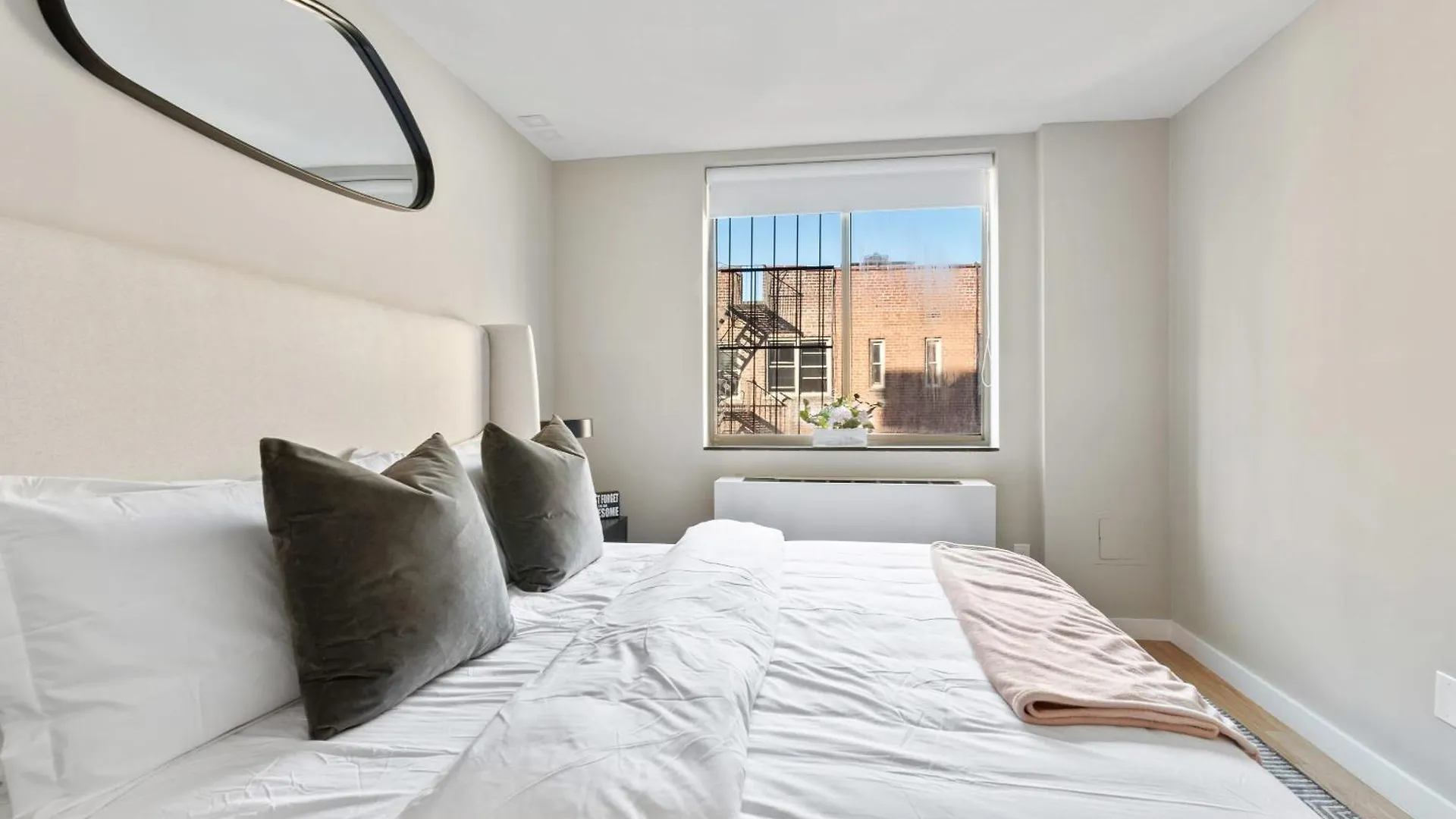 3Br Penthouse With Massive Private Rooftop location